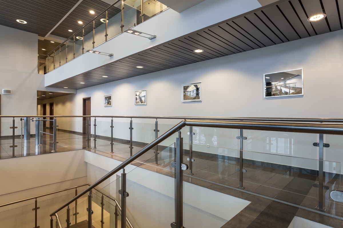 Maximising headroom in high ceiling buildings